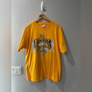 Vintage Los Angeles Lakers 3-Peat Championship Shirt Large‎